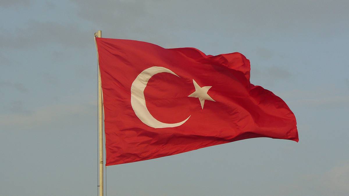 Турция введет временный визовый режим для граждан Таджикистана с 20 апреля