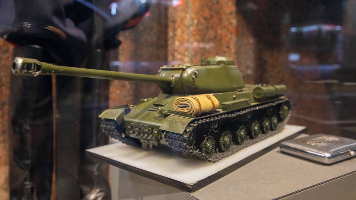 Выставку ко Дню танкиста открыли в Музее Победы