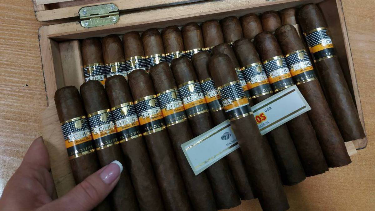 Сигары почти на миллион рублей пыталась провезти кубинка в Россию