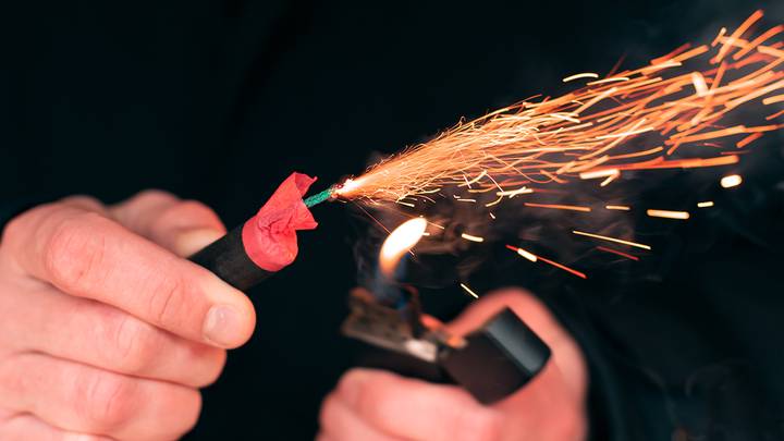 Shot: Школьник из Подмосковья подобрал петарду, а она взорвалась у него в руках Shot: Школьник из Подмосковья подобрал петарду, а она взорвалась у него в руках