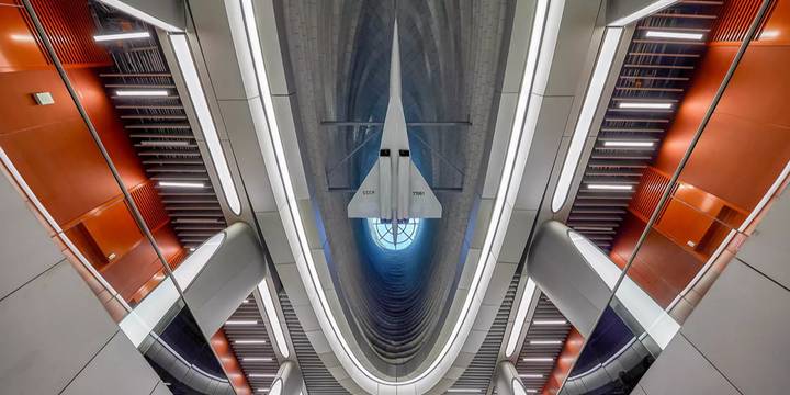 Андрей Бочкарев рассказал об украсившей станцию метро «Пыхтино» модели Ту-144