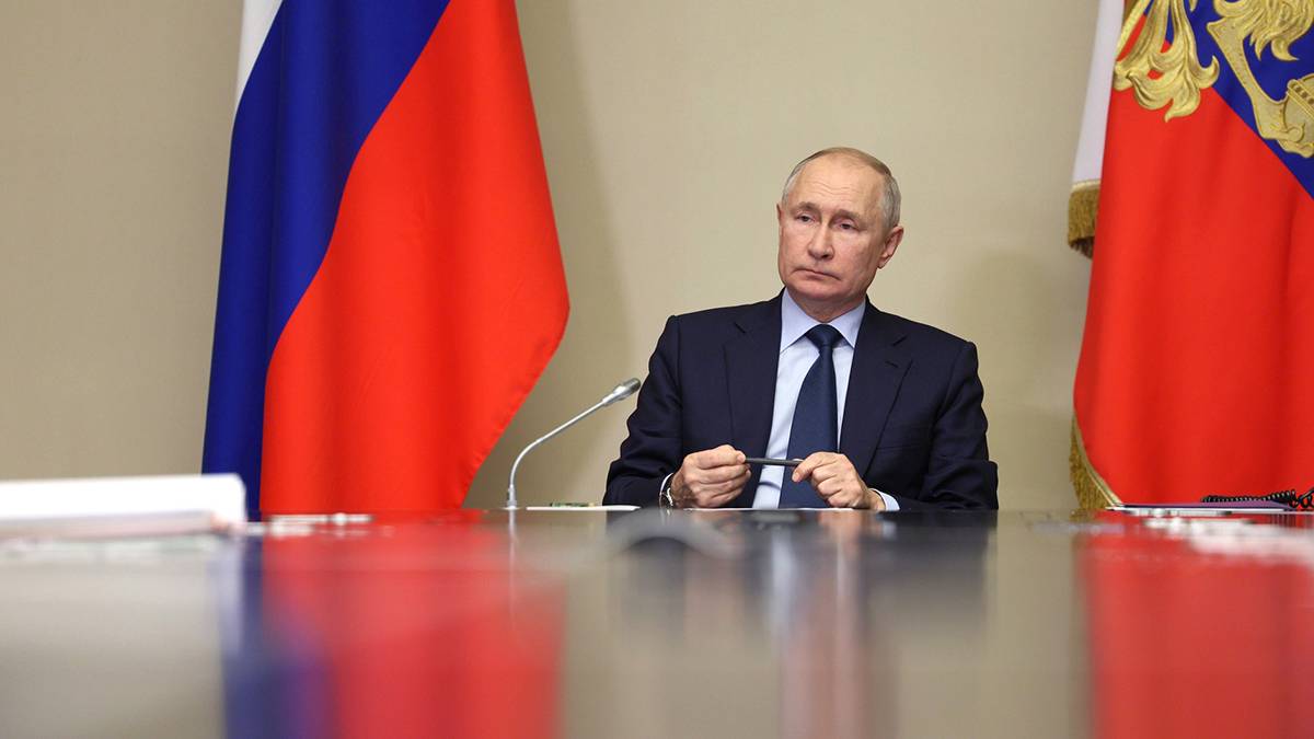 Путин провел совещание с постоянными членами Совета безопасности