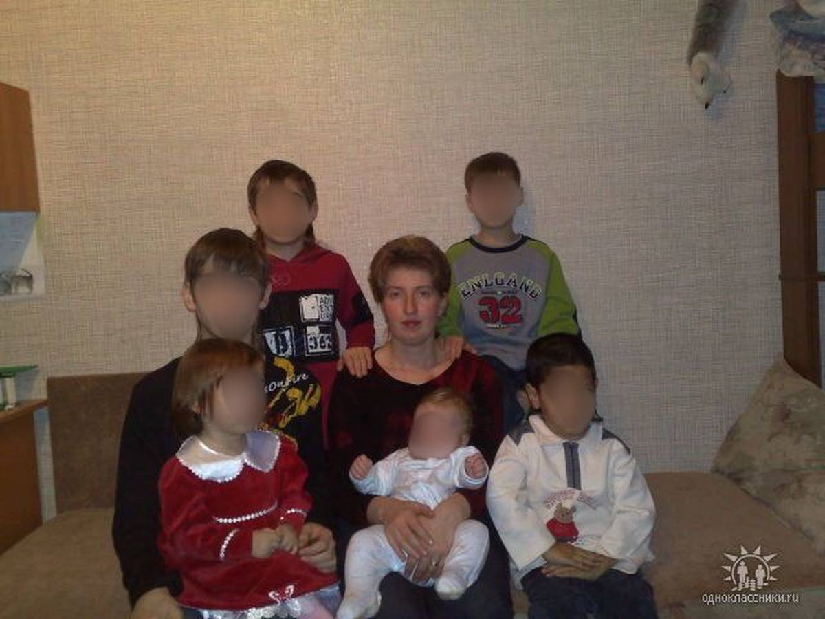 «Самая счастливая мама»: что известно о матери 15 детей из Москвы, которую заподозрили в их покупке