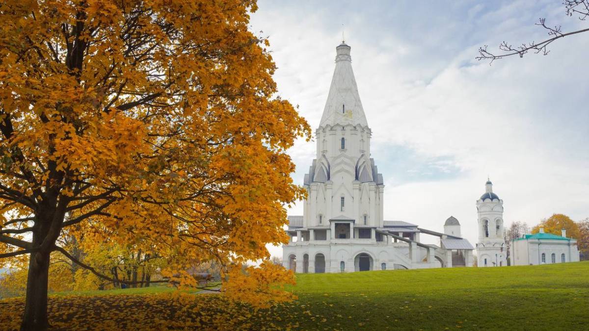 Собянин сообщил о начале реставрации первой в России каменной шатровой церкви