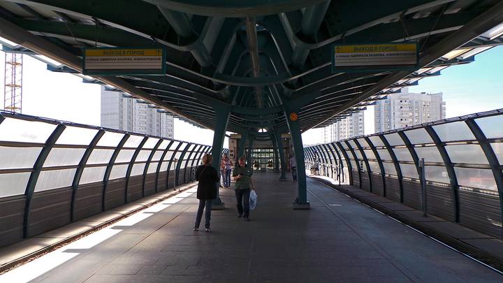 Станция «Бульвар Адмирала Ушакова»