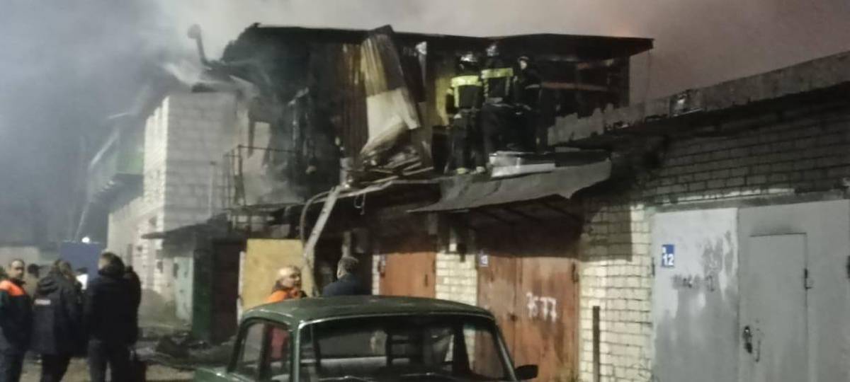 Двухлетняя девочка и ее мать погибли при пожаре в гараже в Подольске