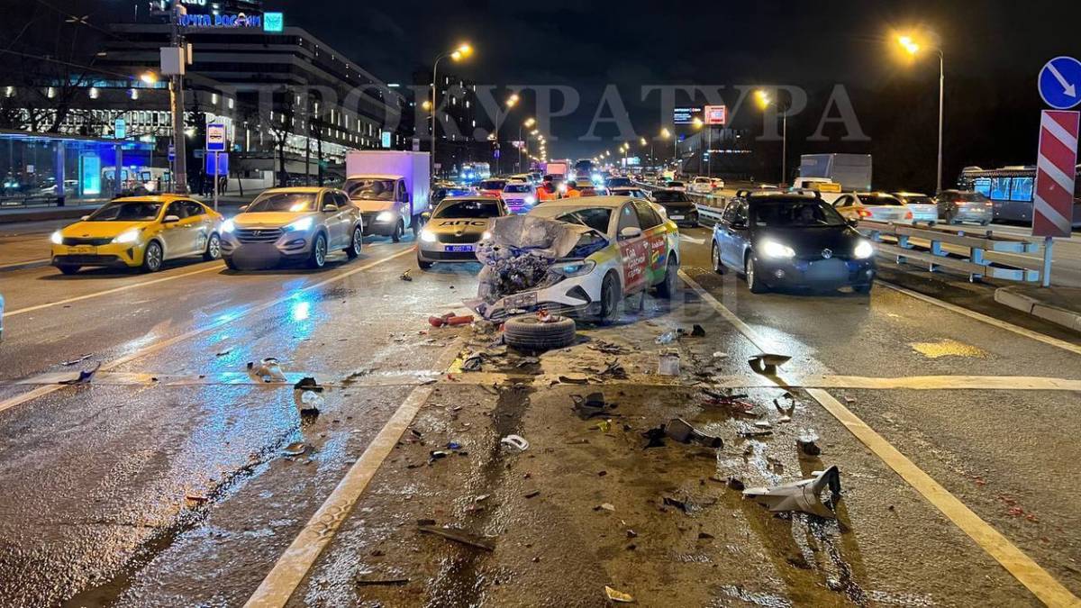 Загоревшееся авто и пять пострадавших: появились подробности ДТП на Варшавском шоссе