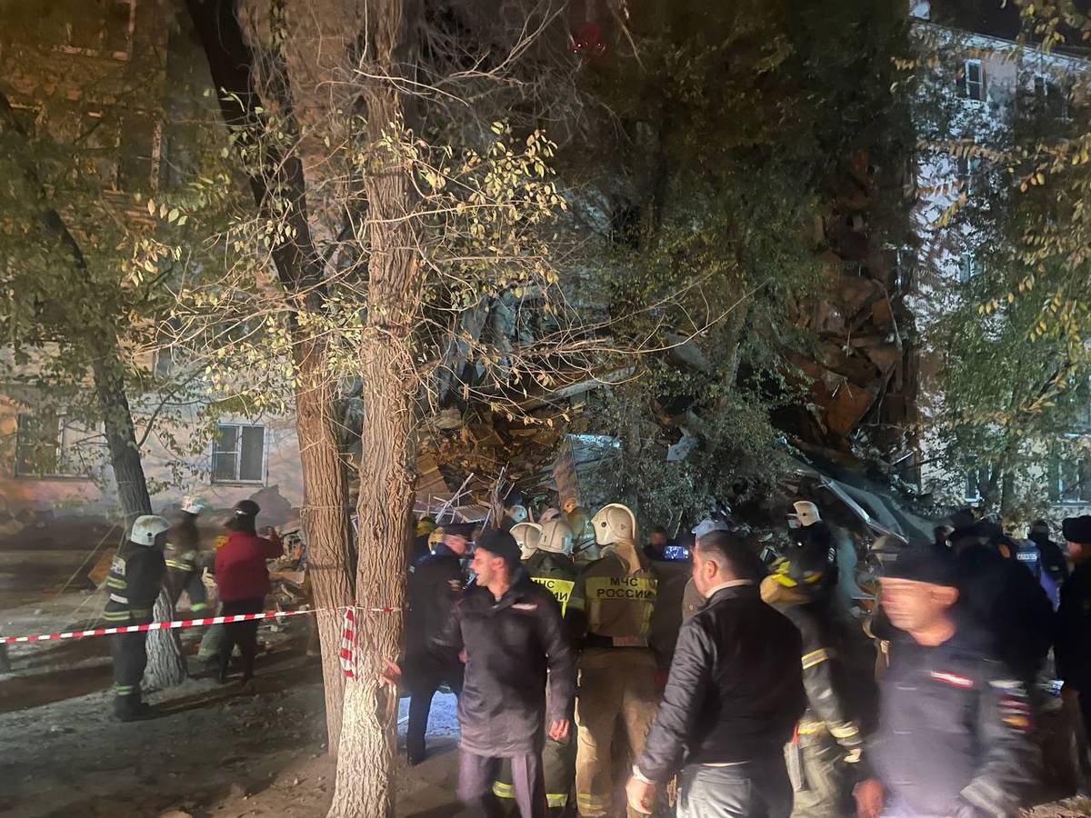 В Сети появилось видео разбора завалов после обрушения пятиэтажки в Астрахани