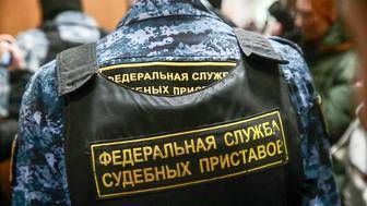 Приставы Москвы заставили мужчину погасить алименты на 2,4 миллиона рублей