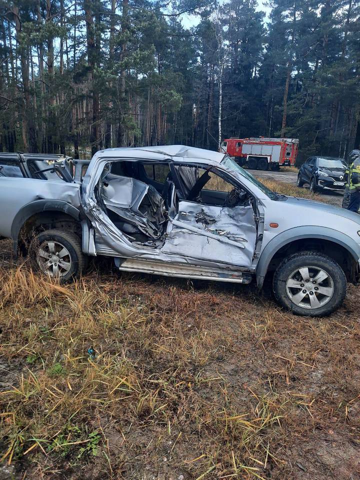 Автомобиль выехал на пути и врезался в рельсовый автобус в подмосковной Шатуре