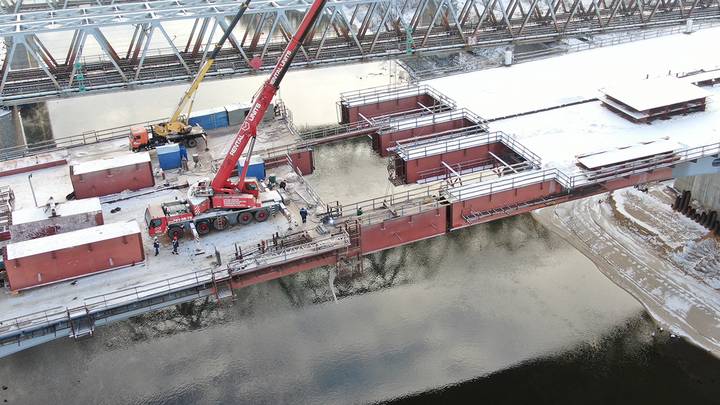 Строительство моста через Москву-реку на южном участке Московского скоростного диаметра / Фото: Денис Воронин / АГН Москва