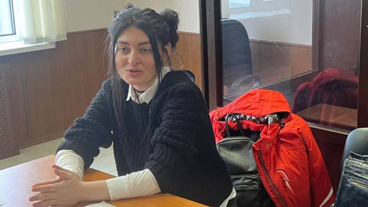 Суд продлил домашний арест подельнице брачного афериста Абулова до 23 мая