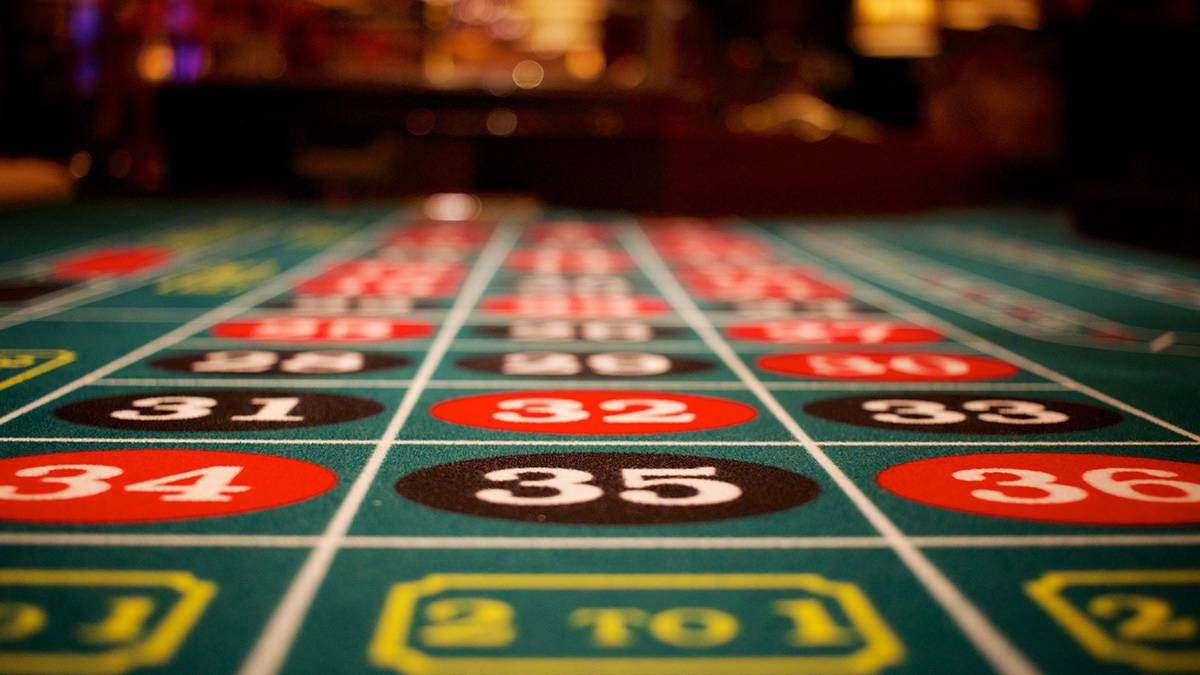 Мужчина получил сердечный приступ от радости, выиграв огромную сумму в казино