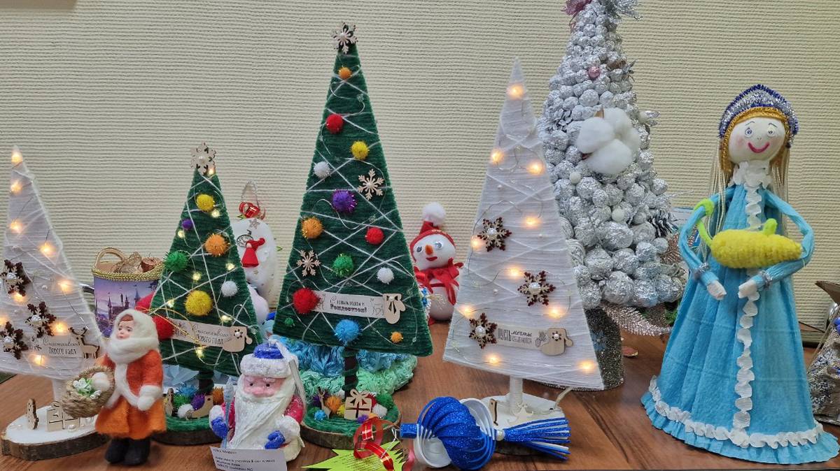 Свыше 250 уникальных елочных игрушек передадут в военный госпиталь Красногорска