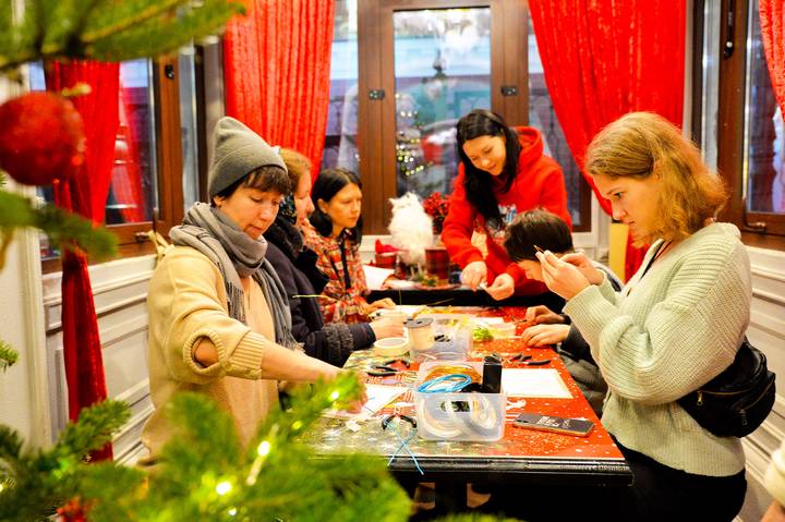 Москвичам рассказали о мастер-классах фестивальных площадок «Путешествие в Рождество»