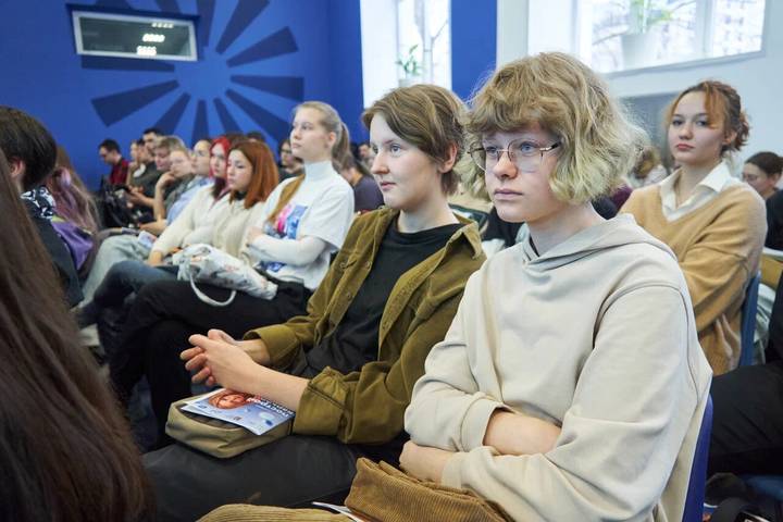 Служба занятости приглашает студентов и выпускников колледжей и вузов на день карьеры «Профи будущего — 2024»