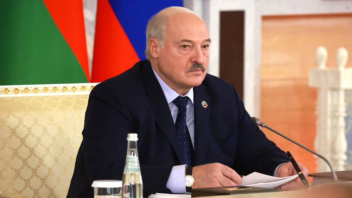 Лукашенко выразил соболезнования из-за теракта в телефонном разговоре с Путиным