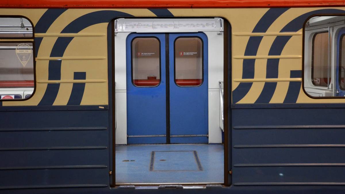 Пассажир распылил перцовый баллончик в лицо мужчины в вагоне московского метро