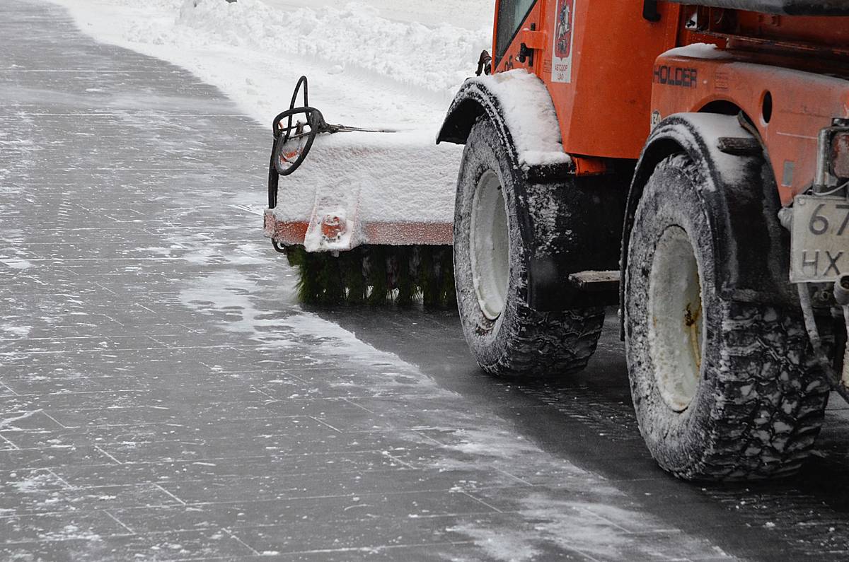 Более миллиона кубометров снега вывезли с дорог Подмосковья зимой