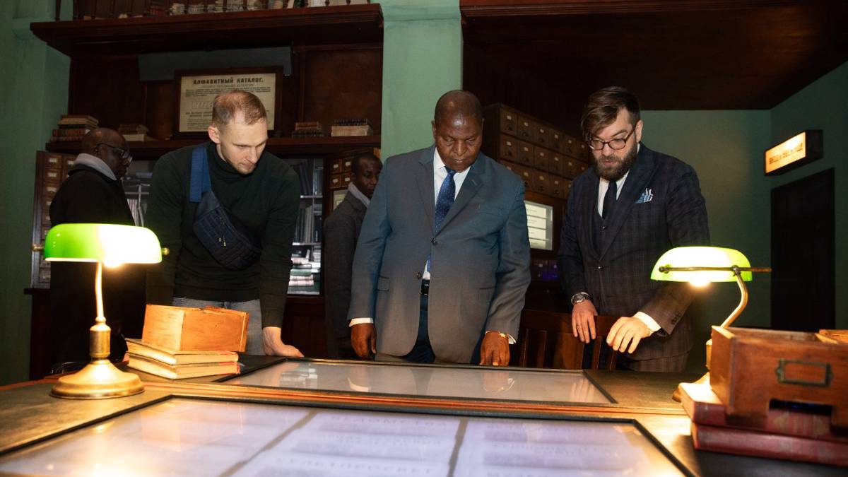 Президент ЦАР Туадера посетил Музей Победы