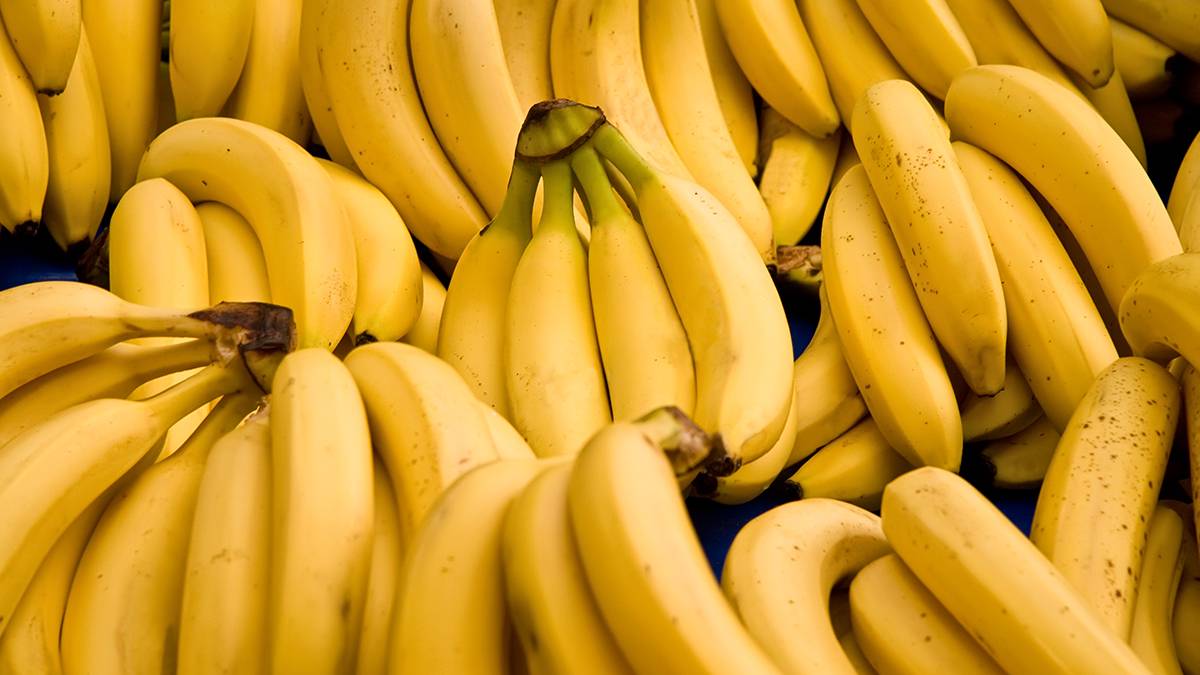 Эксперт Карпов рассказал, как может измениться цена на бананы в ближайшее время