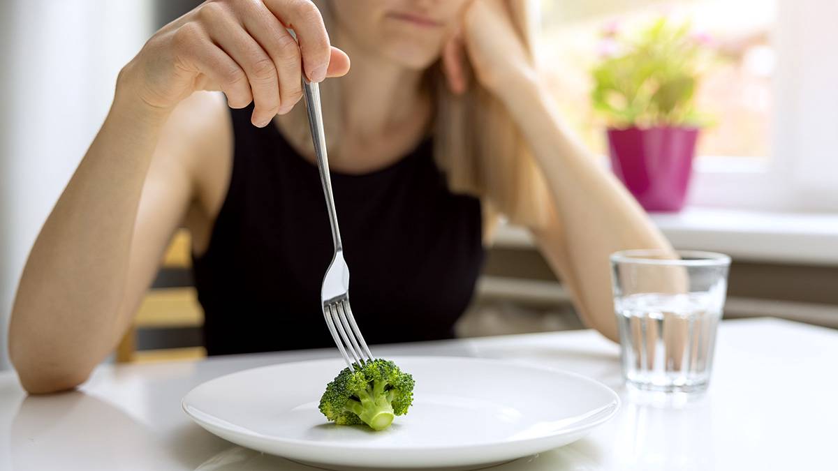 Ученые развеяли популярный миф о наборе веса из-за поздних ужинов