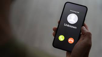 В Москве мошенники под видом сотрудников службы доставки обманули школьницу