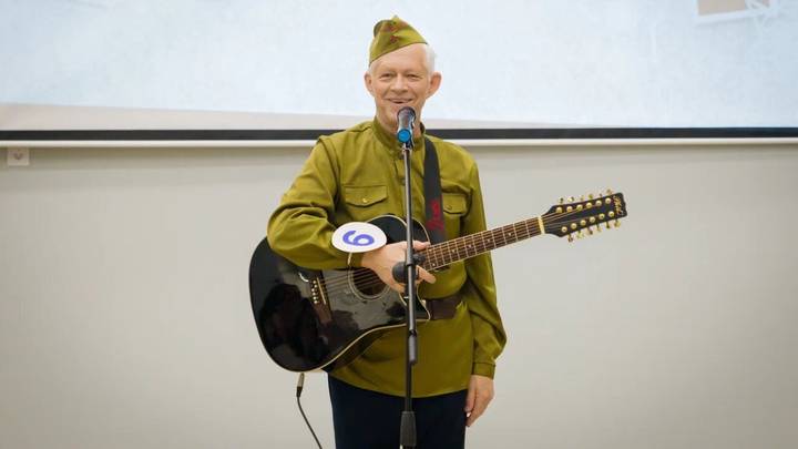 Москвичей старшего поколения пригласили посетить культурную программу к Дню защитника Отечества