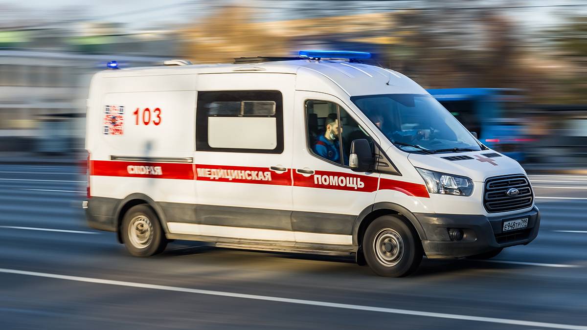 Подросток бросил самокат и попал в голову пятилетней девочке в Москве