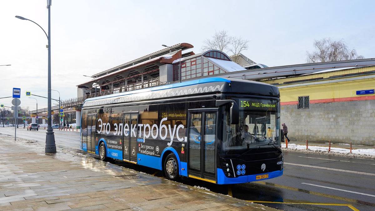Первый электробус ЛиАЗ вышел на маршрут на северо-востоке Москвы
