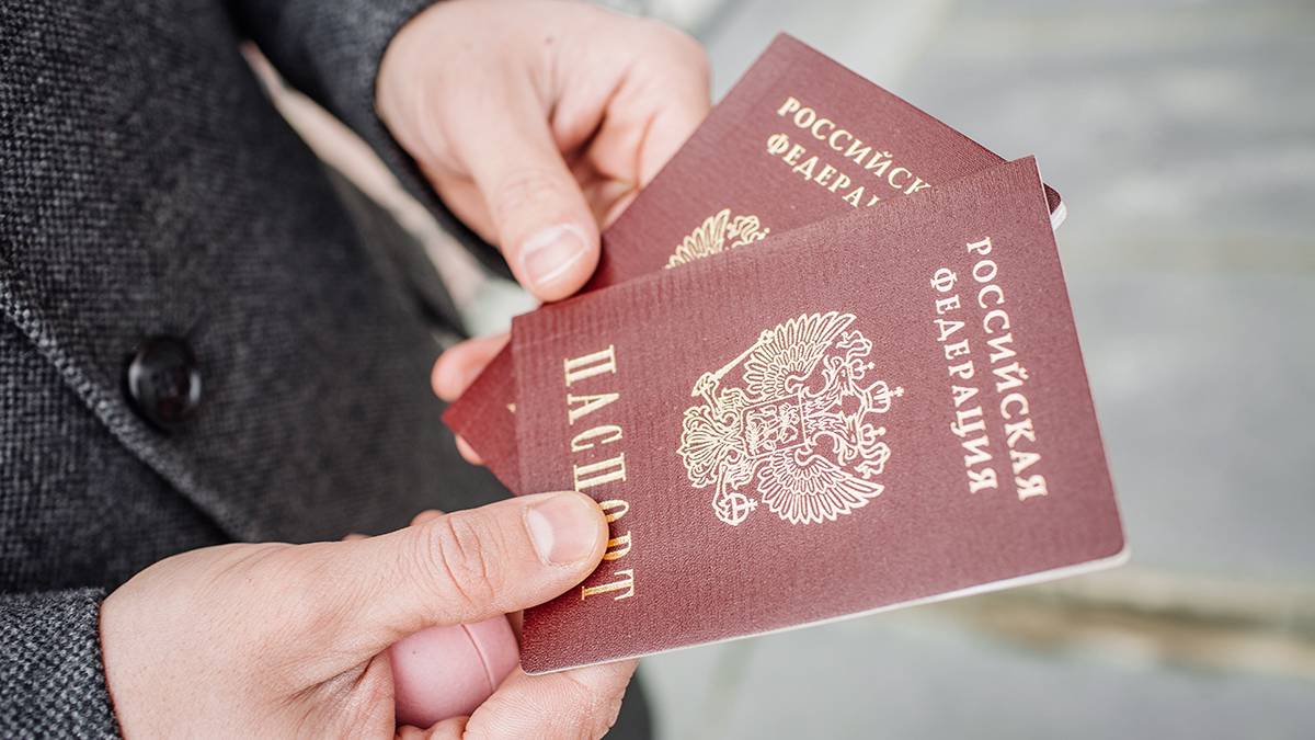 Почти 400 иностранцев лишились гражданства России из-за преступлений