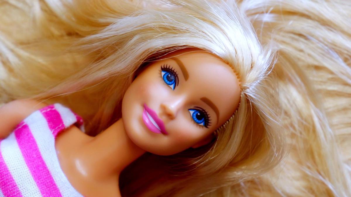 Mattel выпустила слепых и темнокожих Барби с синдромом Дауна