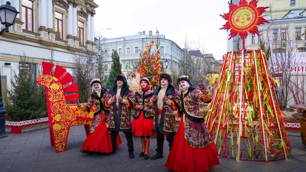 Собянин: За неделю фестиваля «Московская Масленица» испекли 40 тысяч блинов 