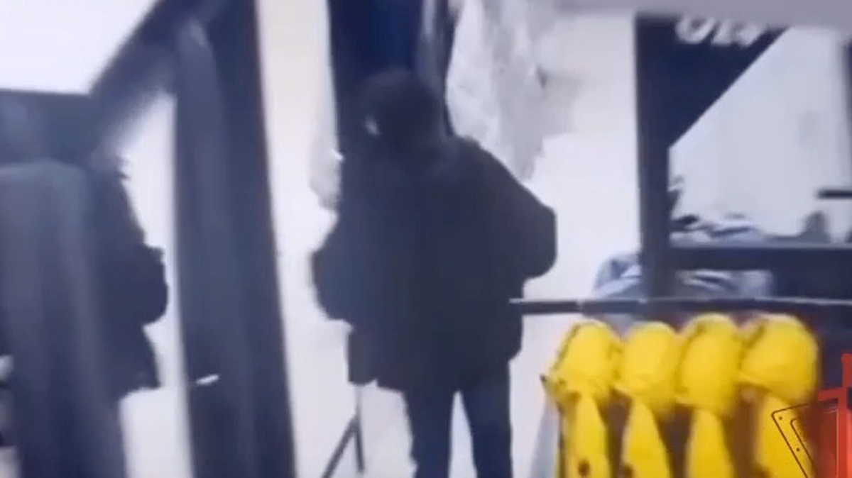 Девушка попыталась похитить куртку из магазина в Люберцах