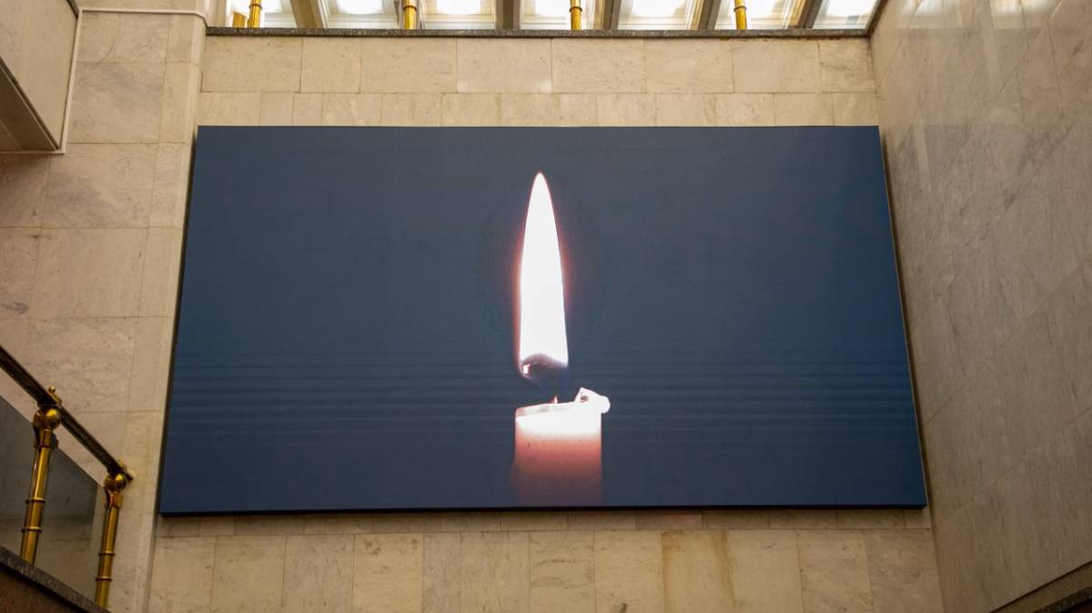Минуту молчания по погибшим при теракте в «Крокусе» провели в Музее Победы 