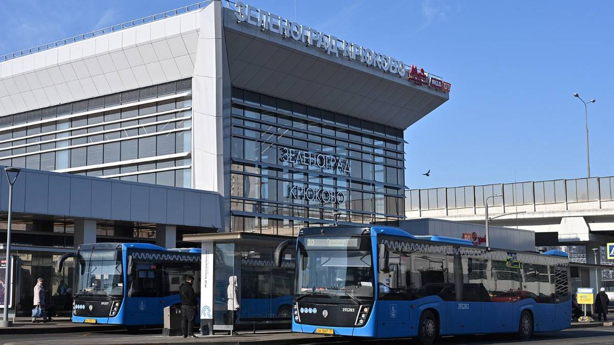 Более 20 маршрутов наземного транспорта продлили возле станций МЦД-3 в Москве
