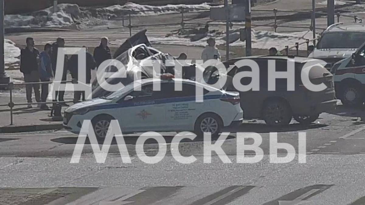 Два автомобиля столкнулись в Новой Москве