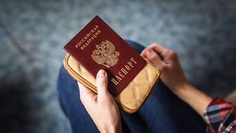 Украинку в Краснодаре лишили российского паспорта за оскорбление бойцов СВО