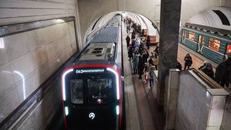 Интервалы движения увеличены на Замоскворецкой линии метро из-за человека на пути