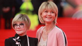 «Берегите близких людей»: Юлия Меньшова подвела итоги 2025 года, унесшего ее маму