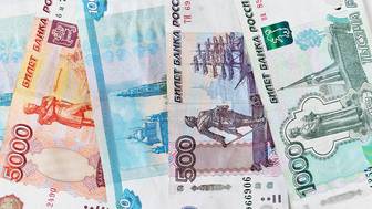 Первый зампред ВТБ Пьянов представил пьесу о проблемах курсообразования рубля