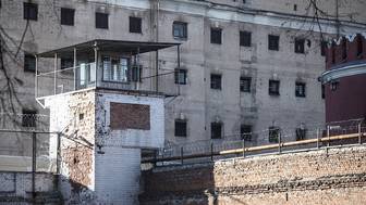 Московский суд заочно арестовал обвиняемого в убийстве режиссера Политика