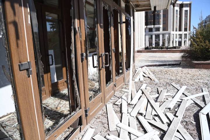 Беспилотник ВСУ врезался в здание городской администрации в Белгороде
