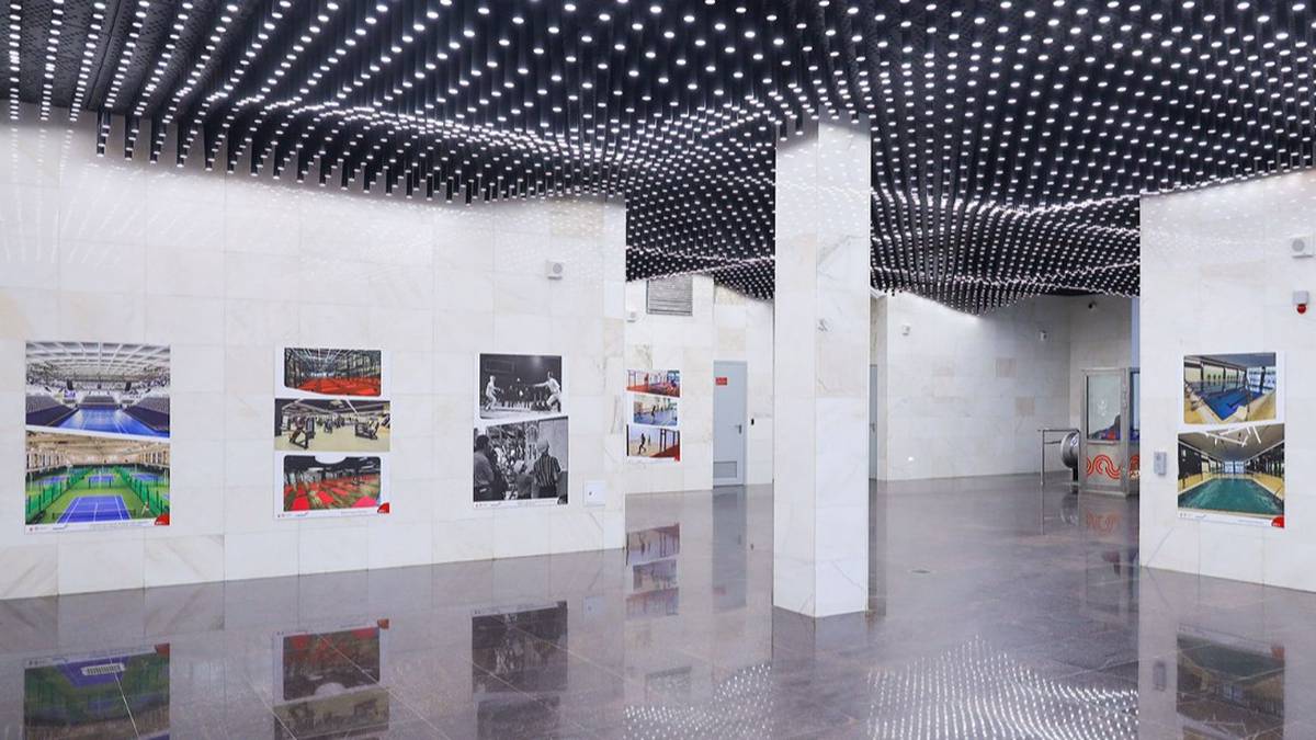 Выставка о развитии большого тенниса и других видов спорта открылось в метро Москвы