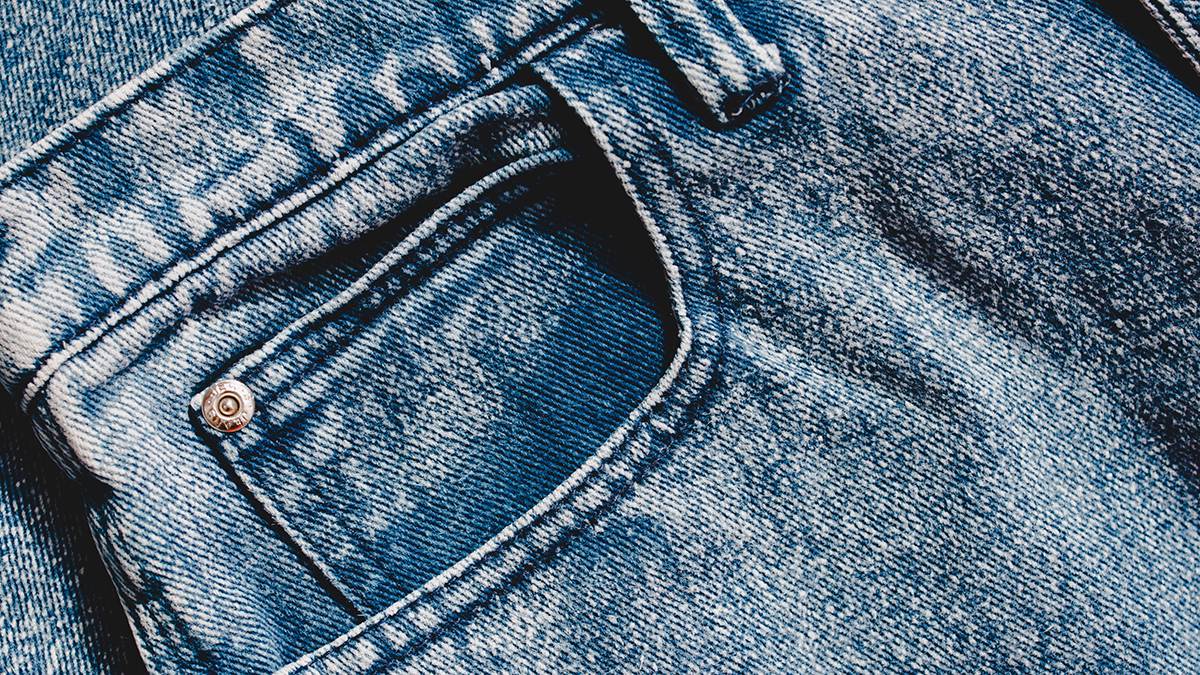 Непринужденные и простые: три самые универсальные модели джинсов для любого возраста