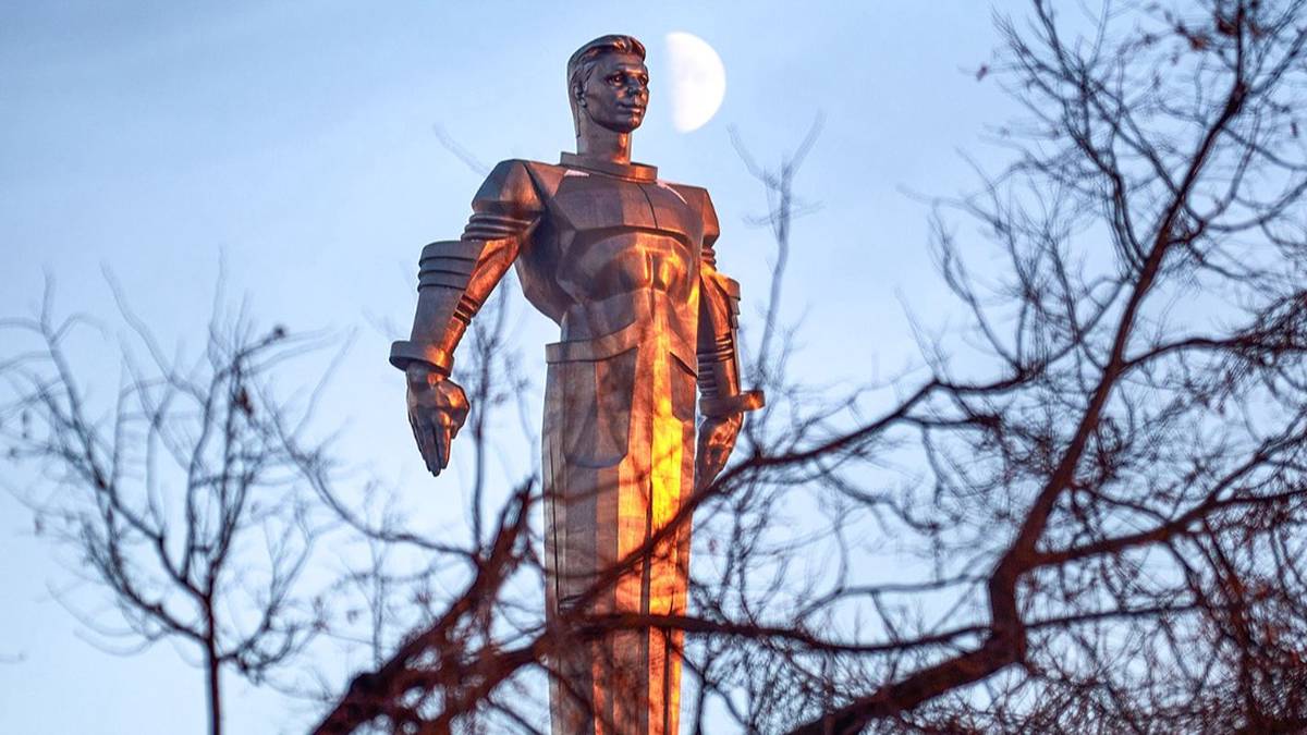 Начался второй этап реставрации памятника Юрию Гагарину в Москве