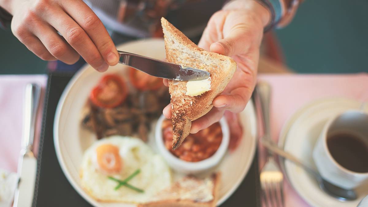 Названы три ошибки при завтраке, которые опасны для фигуры и здоровья