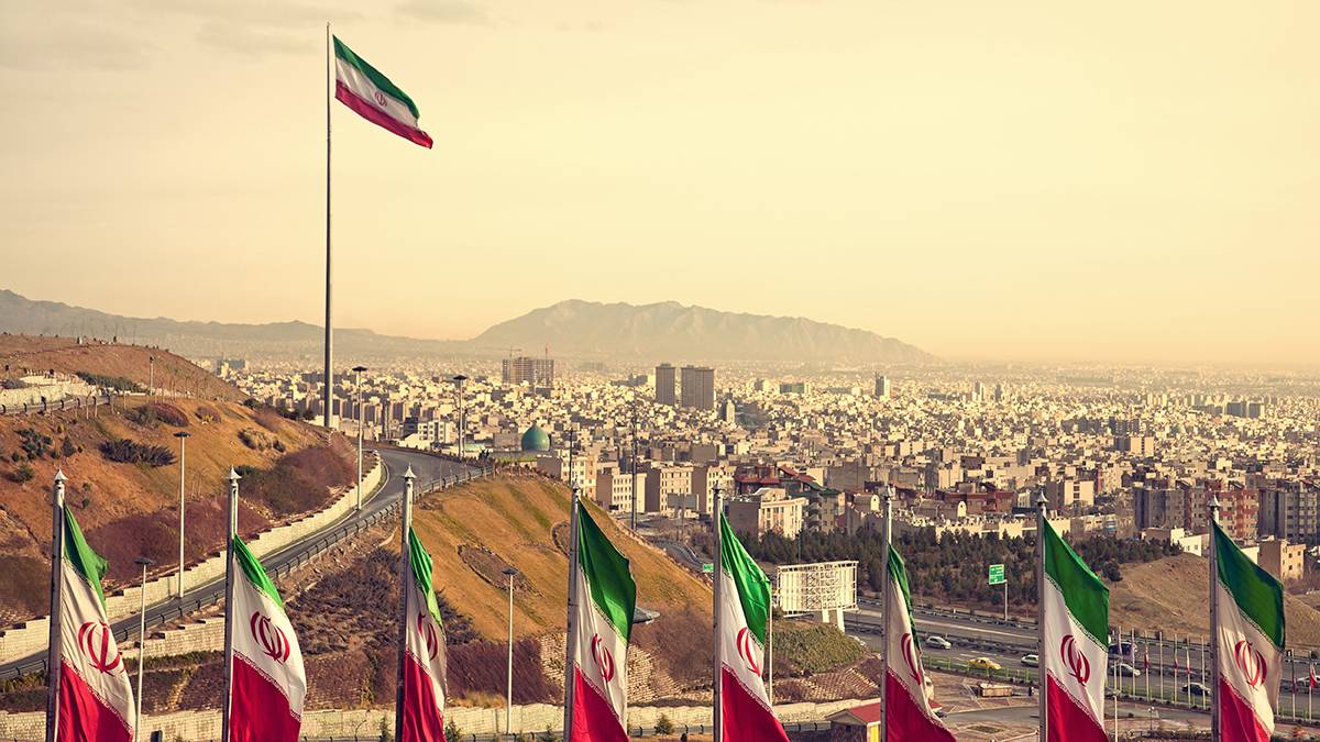 Tasnim: Спасатели опознали тела всех погибших при крушении вертолета в Иране