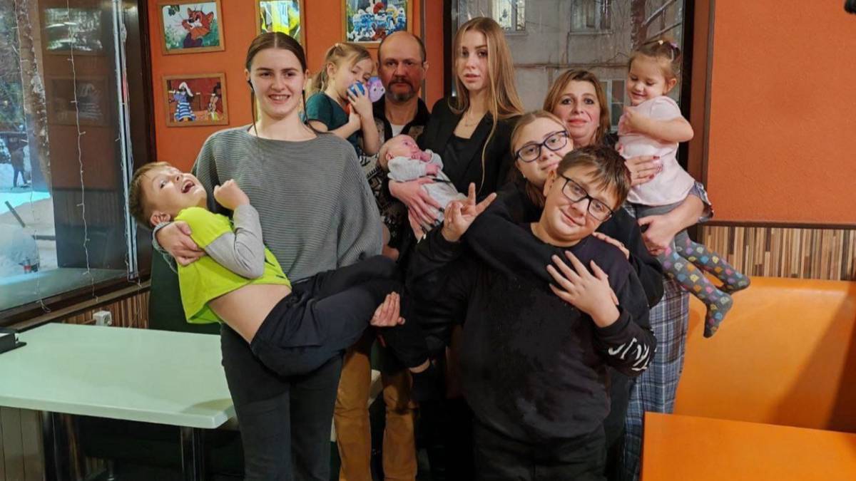 От счастья петь хочется: как живет многодетная семья москвичей