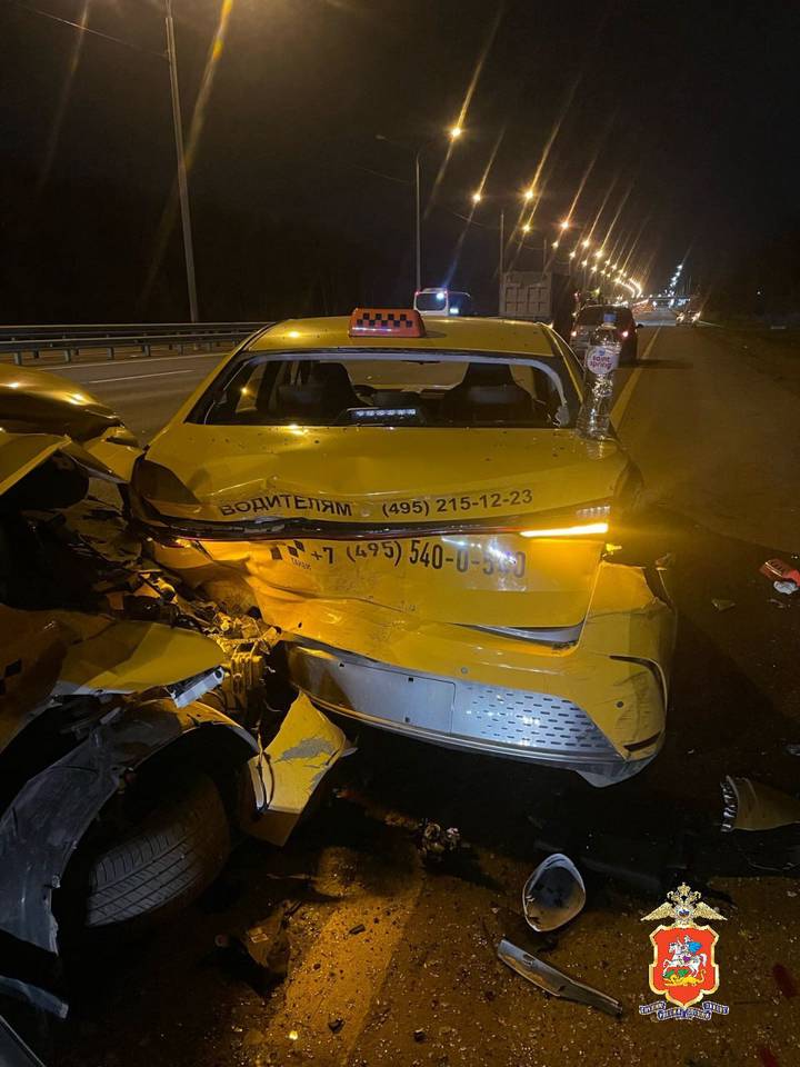 Два человека пострадали в массовом ДТП на автодороге «Крым» в Подольске